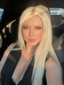 Picture of Elena <br> İstanbul